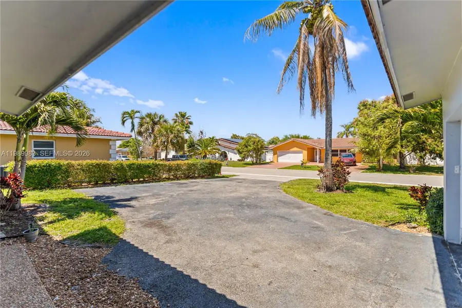 7506 NW 41st St, Coral Springs, FL 33065 - #2