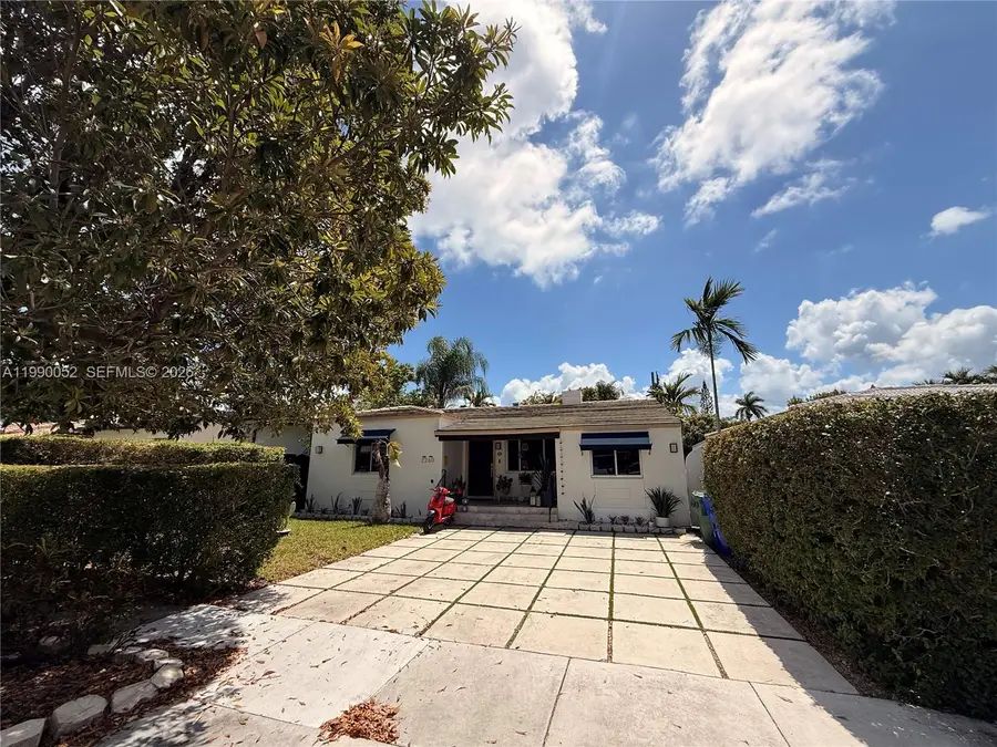 2260 SW 25th St, Miami, FL 33133 - #2