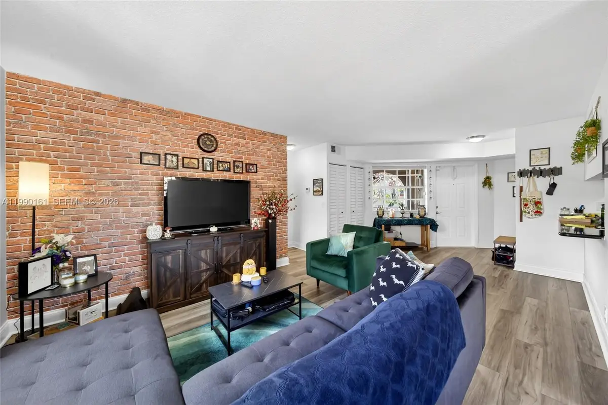 365 SW 86th Ave #201, Pembroke Pines, FL 33025 - #1