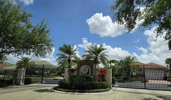 8268 Southwind Bay Cir, Fort Myers, FL 33908