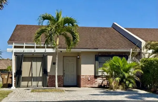 1061 NW Nw 53rd St, Deerfield Beach, FL 33064