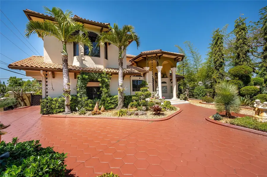 588 Miller Dr, Miami Springs, FL 33166 - #2