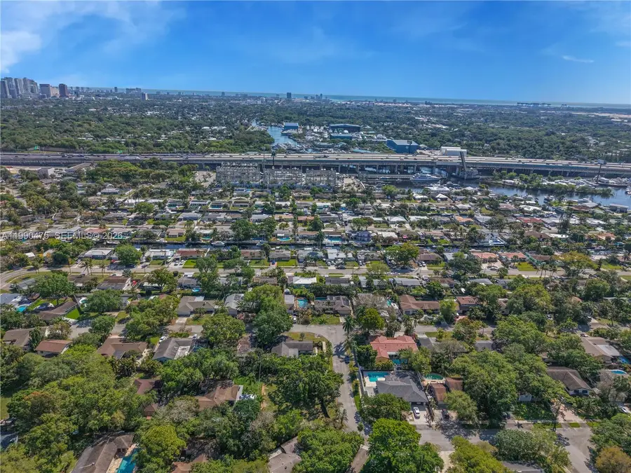 2415 SW 18th Ct, Fort Lauderdale, FL 33312 - #2