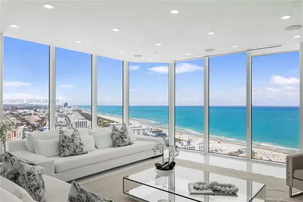 300 S Pointe Dr #3405, Miami Beach, FL 33139