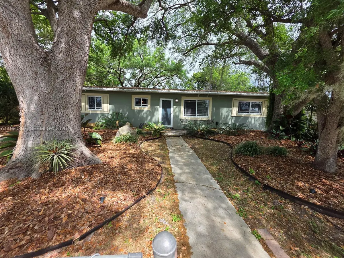 9911 Martinique Dr, Cutler Bay, FL 33189 - #1