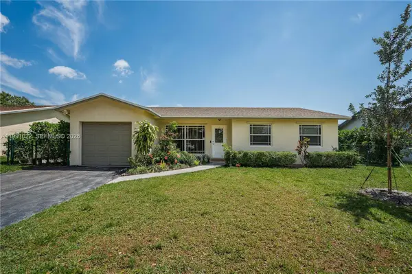 401 NW 83rd Way, Pembroke Pines, FL 33024