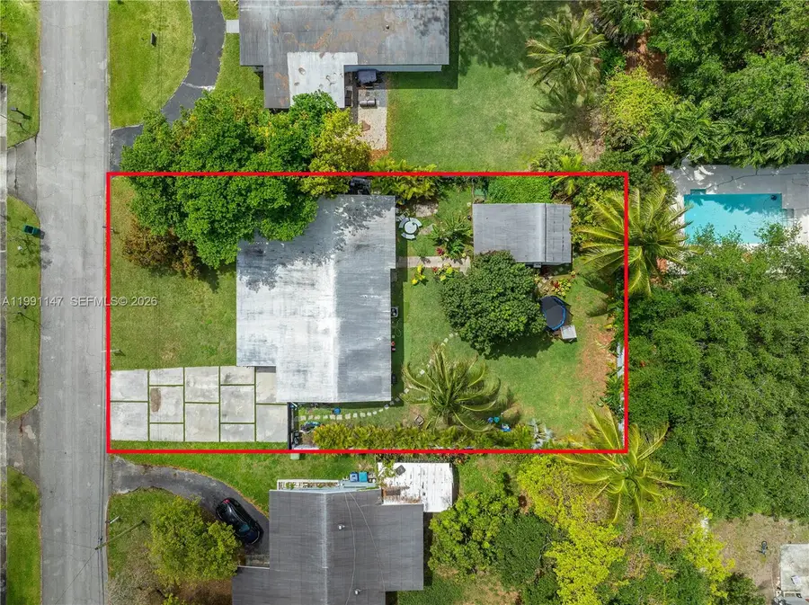 369 NE 158th St, Miami, FL 33162 - #2