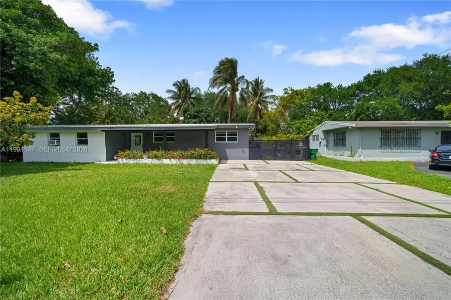 369 NE 158th St, Miami, FL 33162 - #3