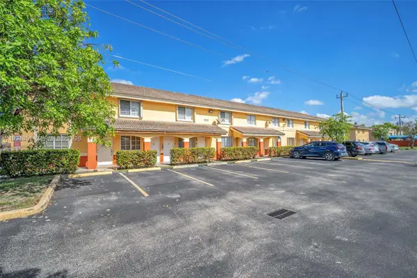 7439 W 22nd Ave #103, Hialeah, FL 33016
