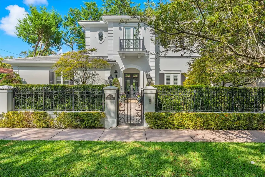 6900 Altamira St, Coral Gables, FL 33146 - #2