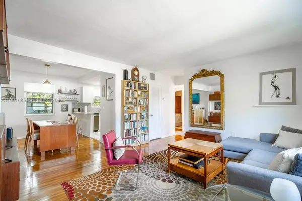 5565 SW 80th St #112D, Miami, FL 33143