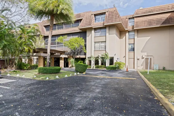 665 NE 195th St #222, Miami, FL 33179