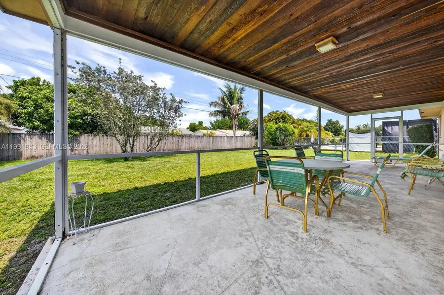 7241 NW 10th Pl, Plantation, FL 33313 - #2