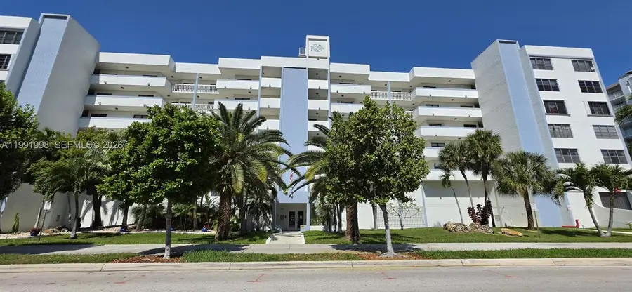 17900 N Bay Rd #408, Sunny Isles Beach, FL 33160 - #2