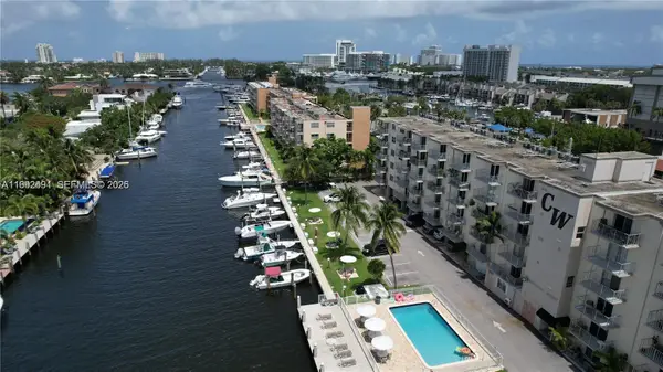 1731 SE 15th St #402, Fort Lauderdale, FL 33316