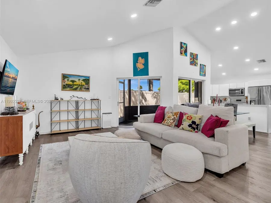 371 NW 101st Ter, Pembroke Pines, FL 33026 - #3