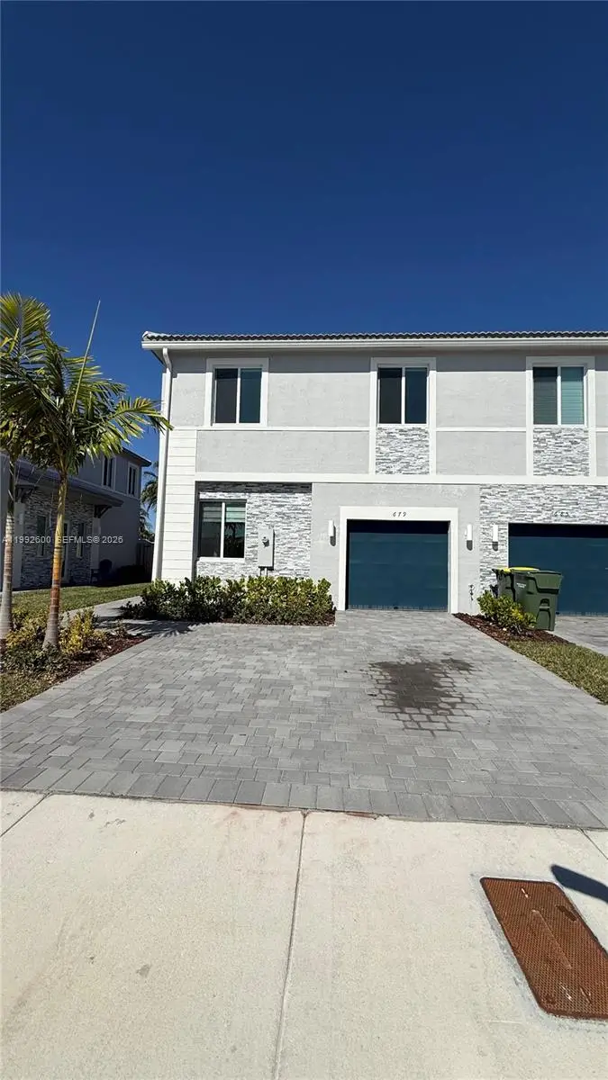 679 SE 13th St Cir, Homestead, FL 33034 - #1