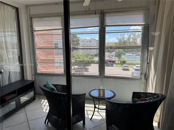 2861 Somerset Dr #318, Lauderdale Lakes, FL 33311