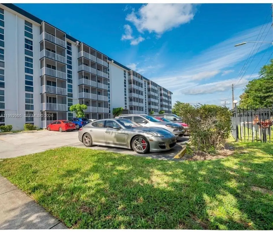 16851 NE 23rd Ave #B604, North Miami Beach, FL 33160 - #1