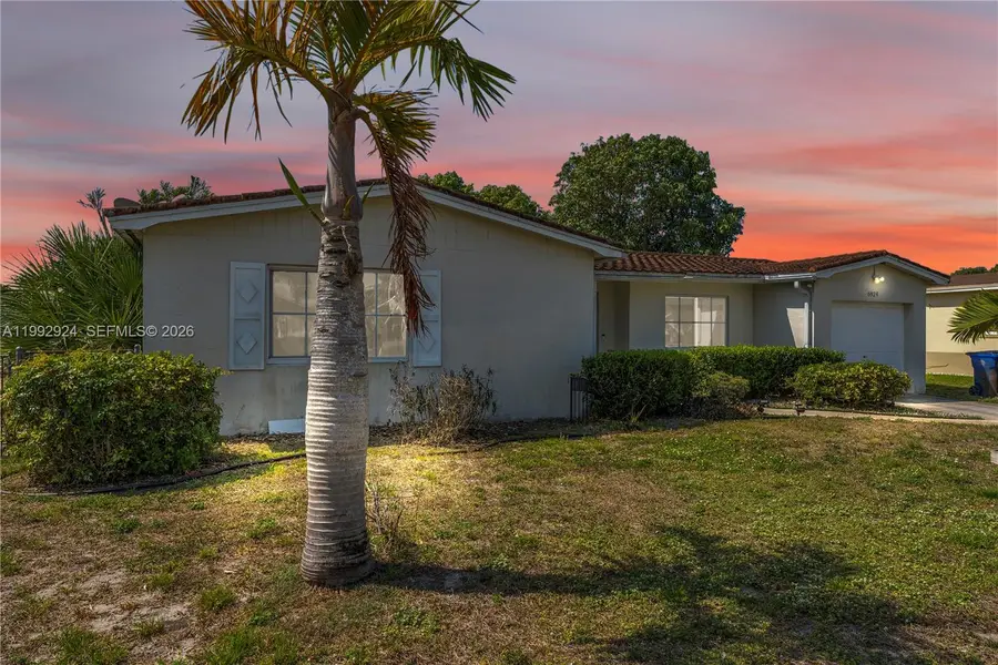 6924 NW 8th Ct, Margate, FL 33063 - #2