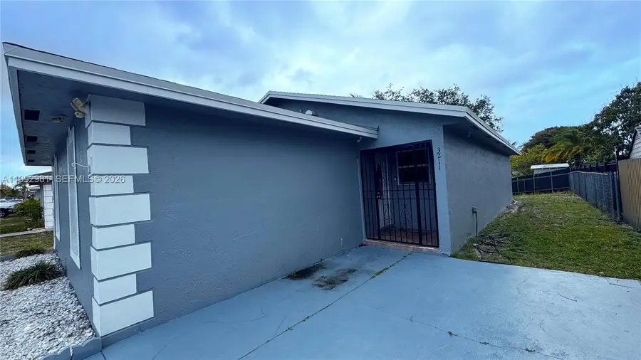 3211 NW 191st St, Miami Gardens, FL 33056 - #2