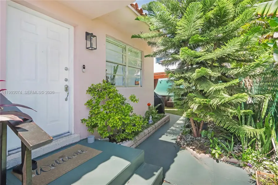 3675 NW 5th St, Miami, FL 33125 - #2