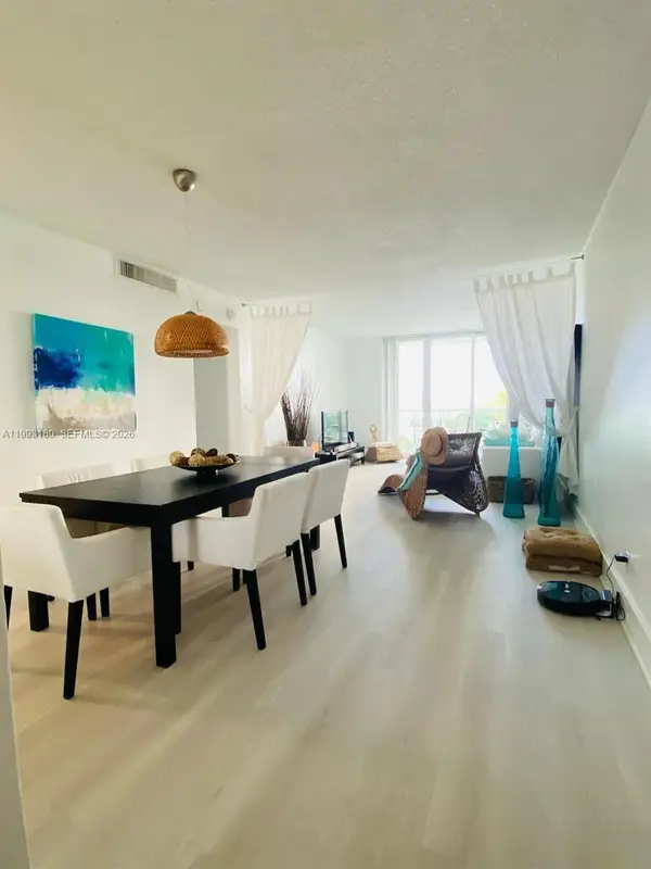 Address Withheld By Seller, Hollywood, FL 33019