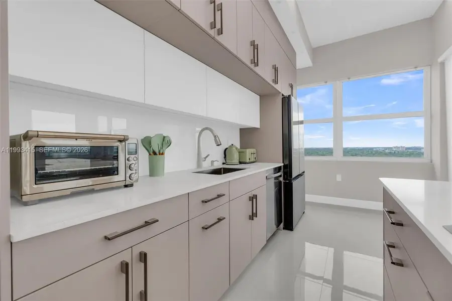 18011 Biscayne Blvd #PH04, Aventura, FL 33160 - #2