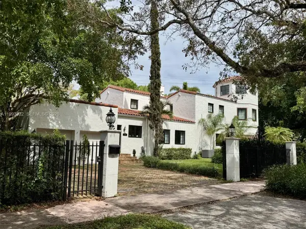 6825 Riviera Dr, Coral Gables, FL 33146