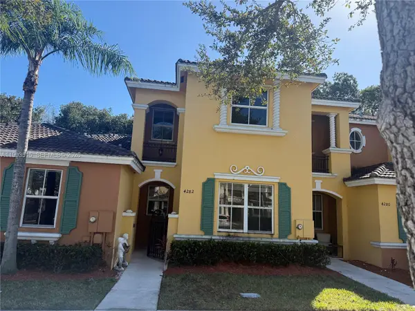 4282 NE 9th St, Homestead, FL 33033