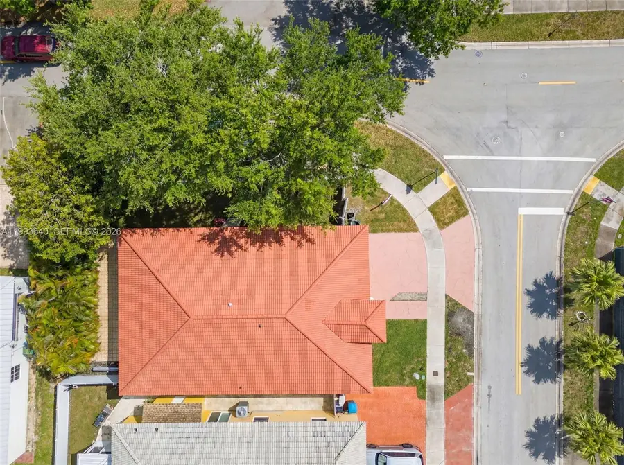 8852 NW 147th Ln, Miami Lakes, FL 33018 - #3