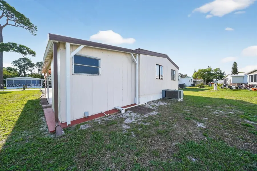 415 E Erie Drive, Fort Pierce, FL 34946 - #2