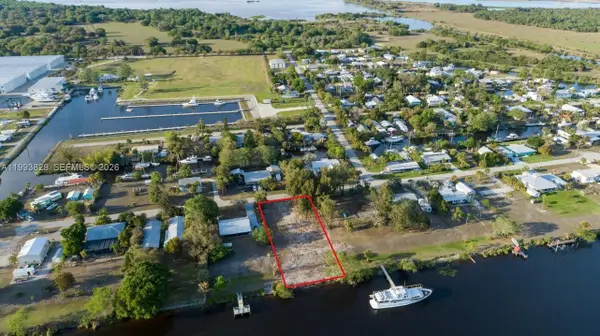 1035 W Anchor Lane, Moore Haven, FL 33471