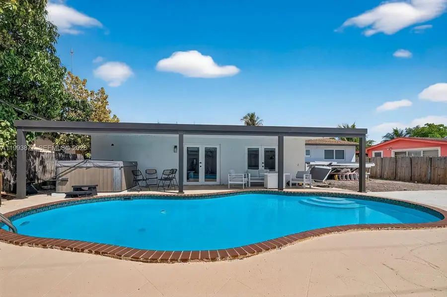 330 NW 195th Ter, Miami Gardens, FL 33169 - #2