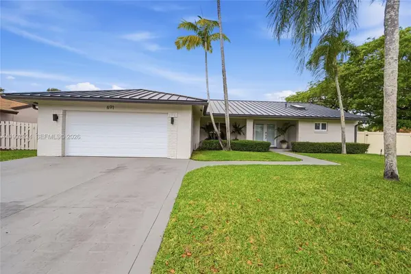 691 Blue Ridge Way, Davie, FL 33325