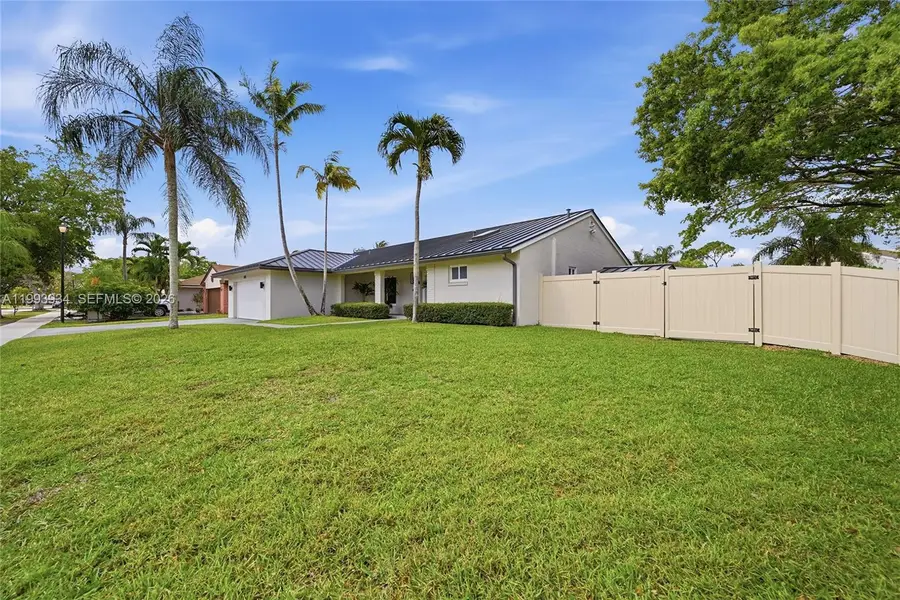 691 Blue Ridge Way, Davie, FL 33325 - #3