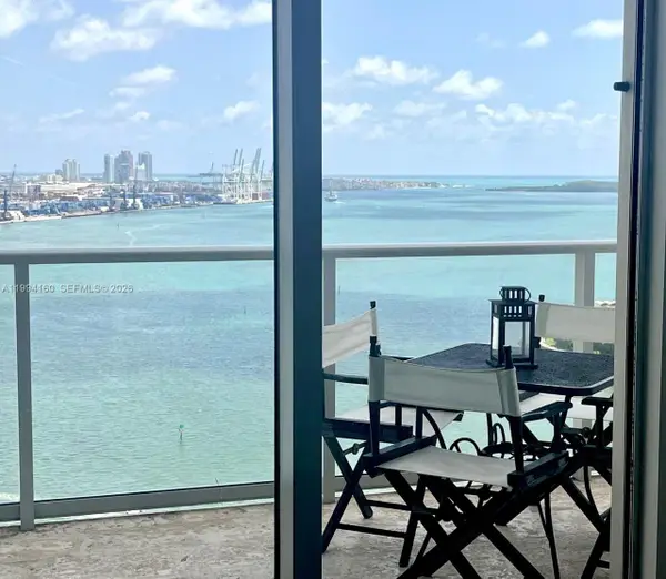 300 S Biscayne Blvd #T-2012, Miami, FL 33131