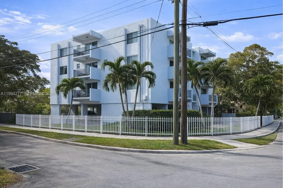 1090 NE 129th St #205, North Miami, FL 33161 - #1