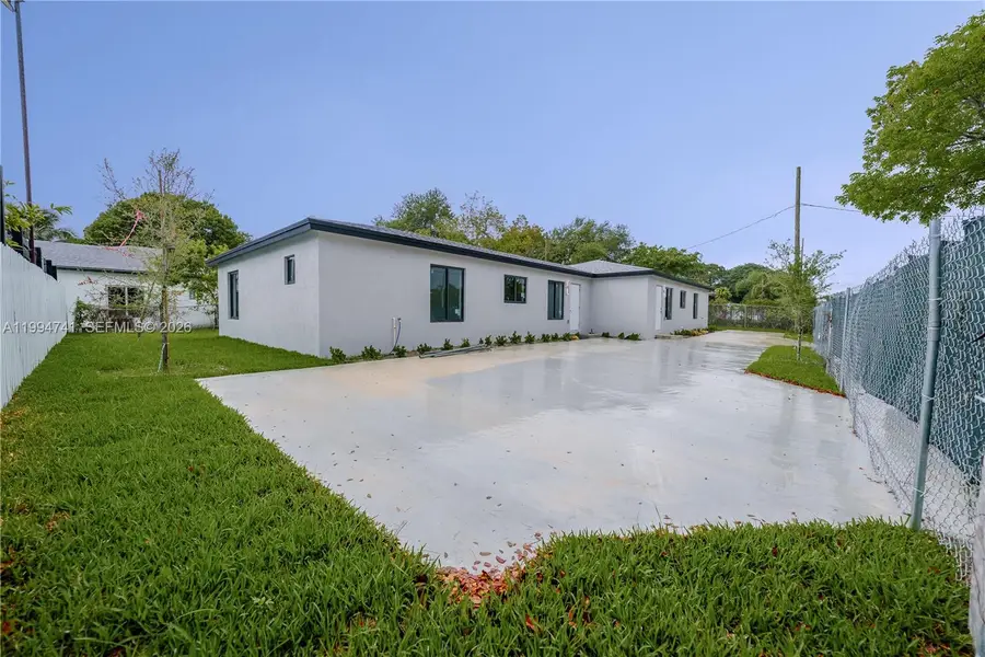 1112 NW 81st St, Miami, FL 33150 - #3