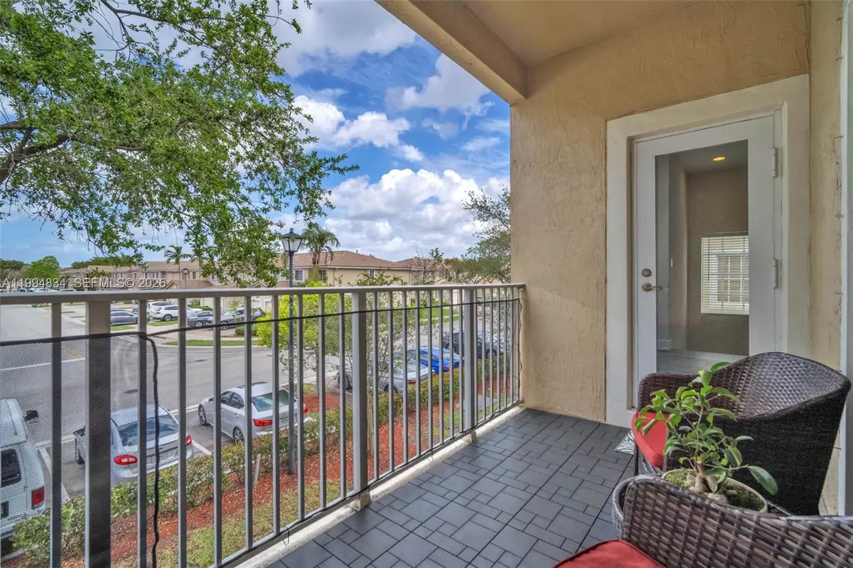 9075 Preston Pl #9075, Tamarac, FL 33321 - #1