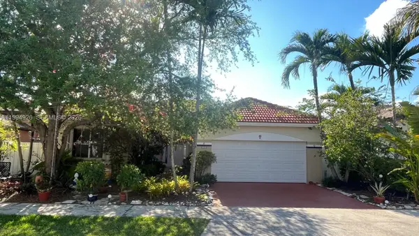 656 NW 129th Pl, Miami, FL 33182