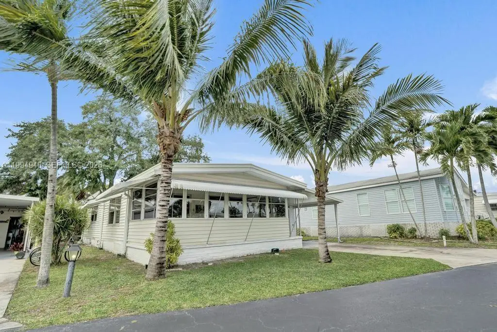 3495 Tee Terrace, Pompano Beach, FL 33069 - #1