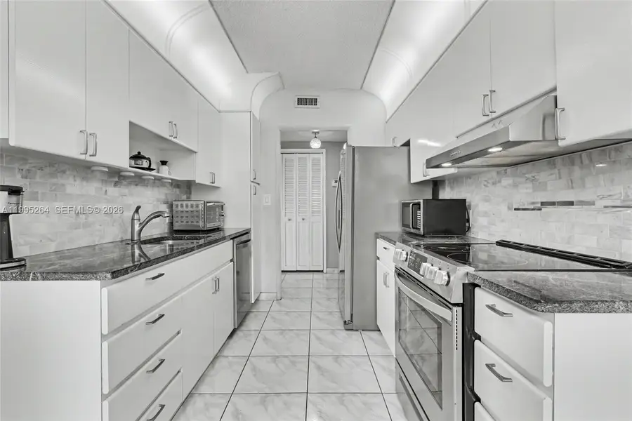 4200 Hillcrest Dr #700, Hollywood, FL 33021 - #2