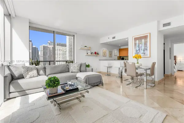 1060 Brickell Ave #2117, Miami, FL 33131