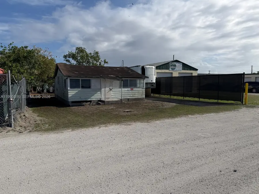 835 E Alverdez Ave, Clewiston, FL 33440 - #2