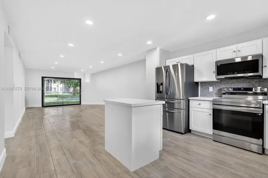 275 Gate Rd #104, Hollywood, FL 33024 - #2