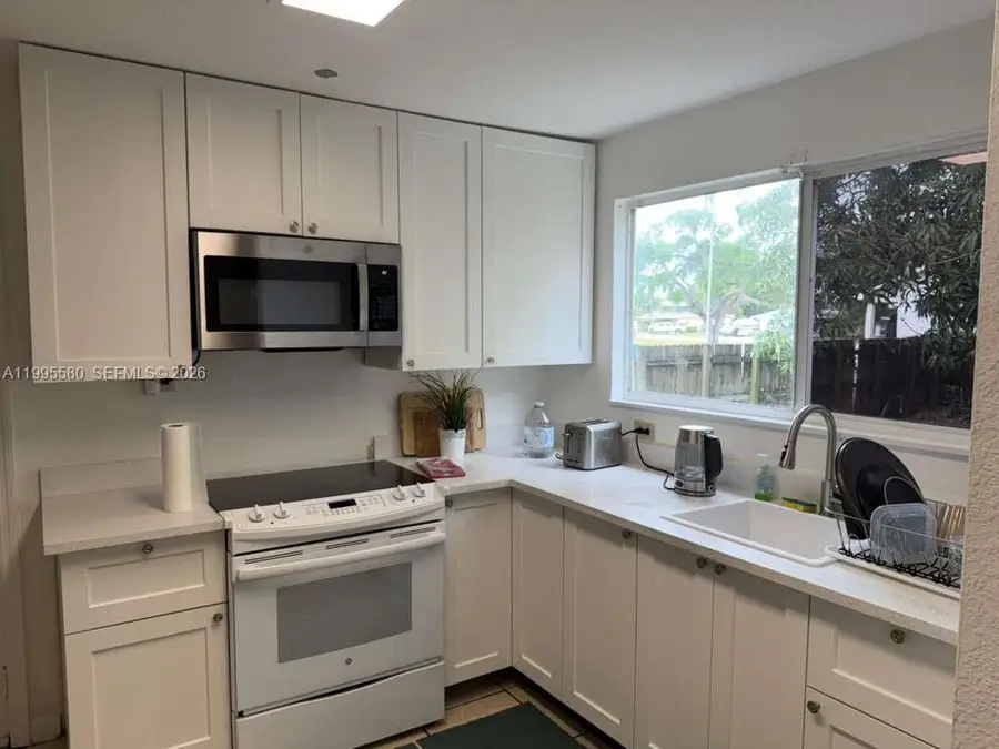 Address Withheld By Seller, Dania Beach, FL 33004 - #2