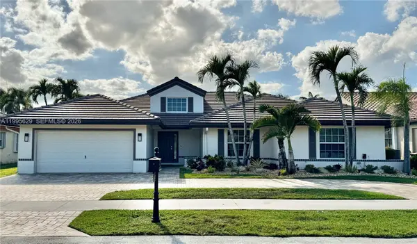 2723 E Abiaca Cir, Davie, FL 33328