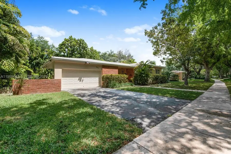 6315 Castaneda St, Coral Gables, FL 33146 - #2