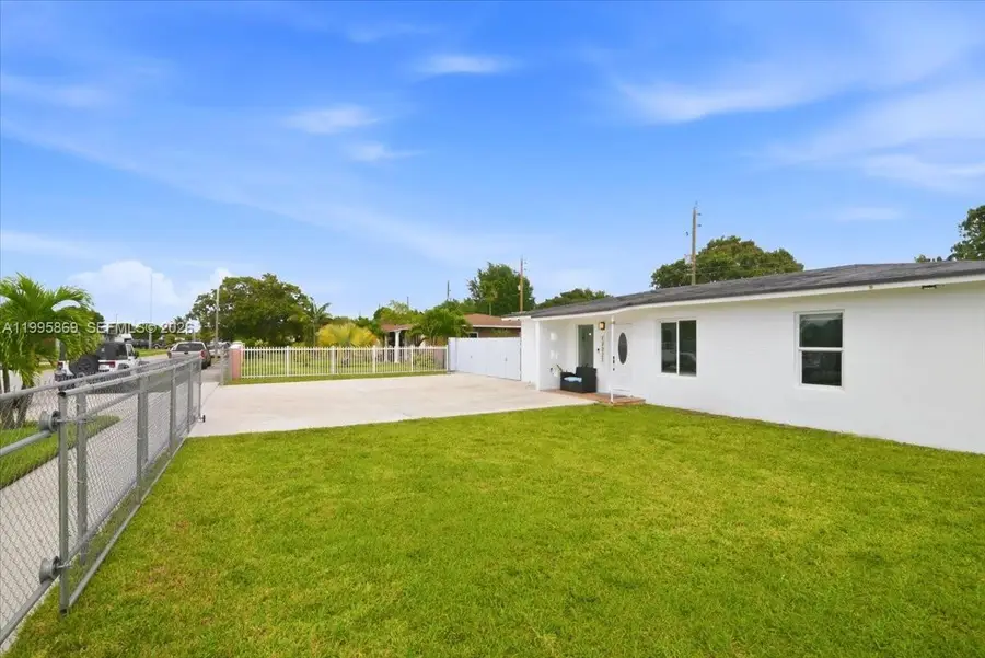 17221 NW 41st Ave, Miami Gardens, FL 33055 - #3